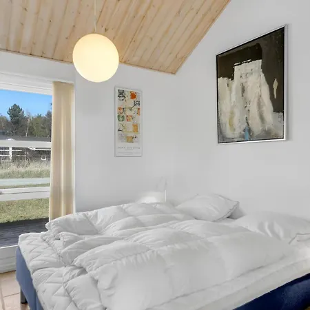 Stunning Home In Aakirkeby With Sauna * Vester Somarken