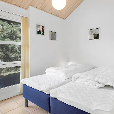 Tatil Evi Stunning Home In Aakirkeby With Sauna *